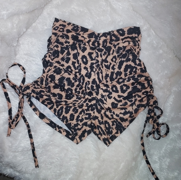 Sale🥳NEW Ruched Booty Lift leopard animal print sexy shorts, size S - Picture 4 of 6